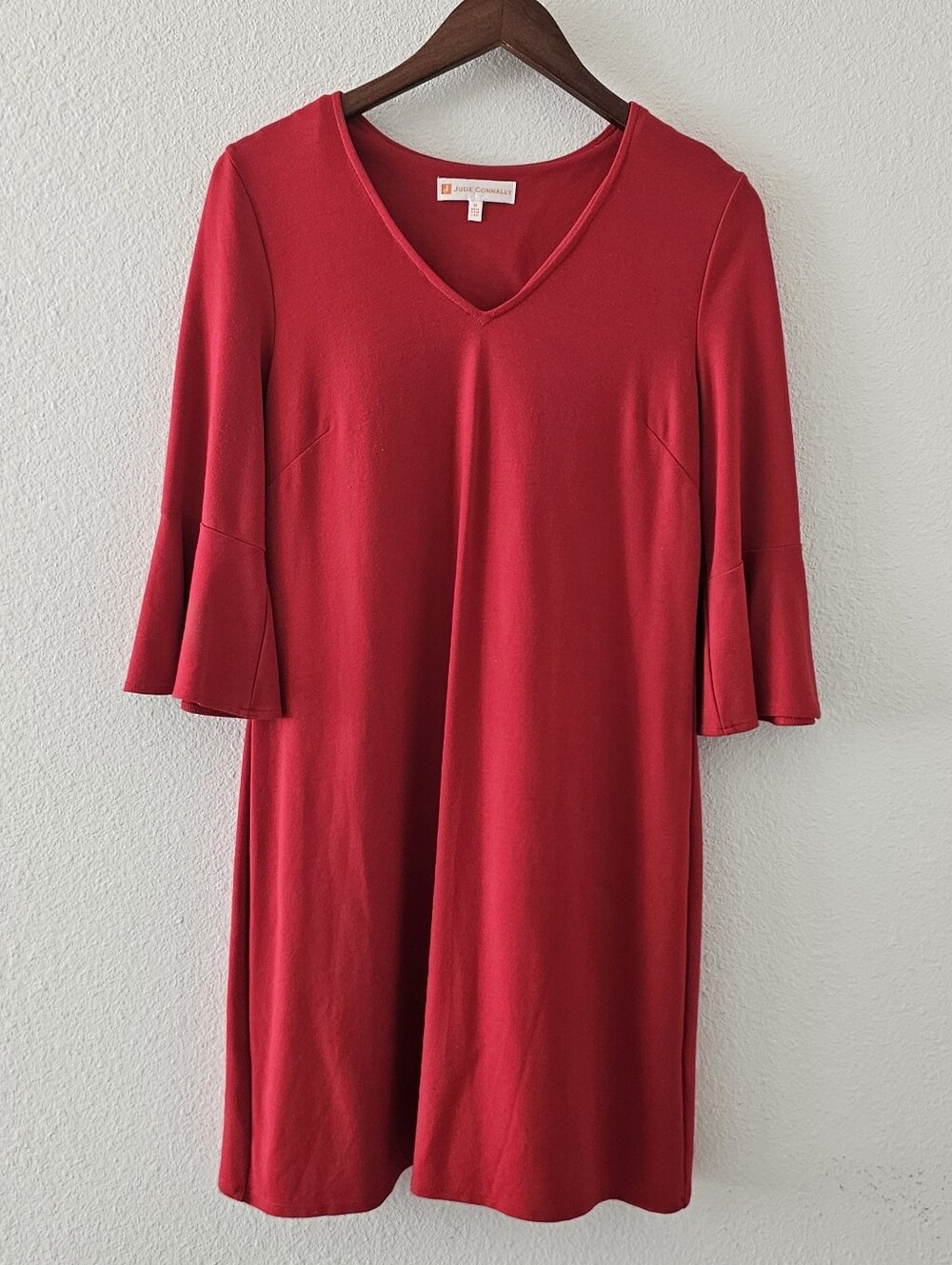 Jude Connally Red Shift Dress Size M 3/4 Bell Sleeve V Neckline Stretch